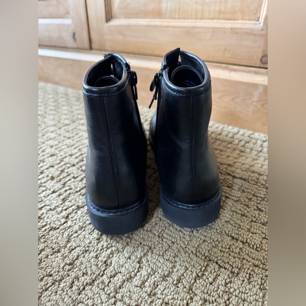 Camper boots. Leather. Size 9. Lace up ankle bootie style. Barely worn, clean. - Picture 9 of 11